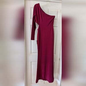 Brand New LuLus Burgundy Size Medium Lined One Shoulder Dress